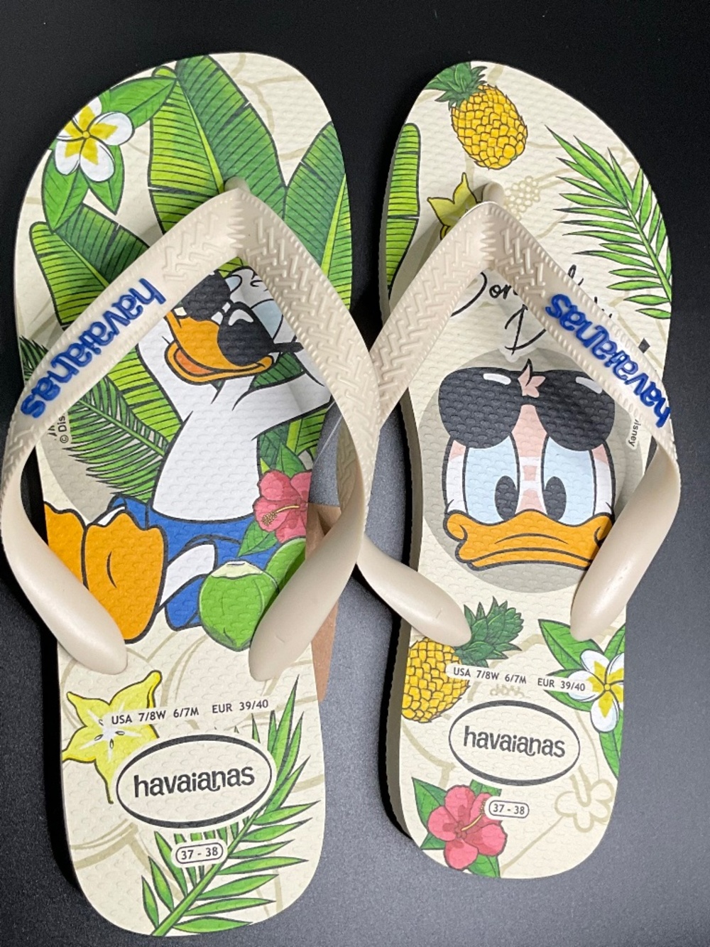 Havaianas Donald Duck Slippers. US Women’s 7/8 / EUR 39/40